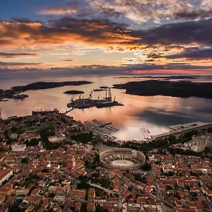 Center With Free Parking Pula